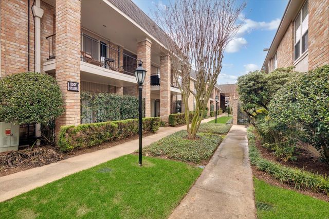 2224 S Piney Point Road 218, Houston, TX 77063