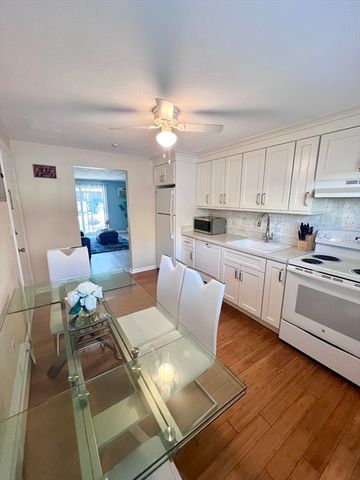 5 Woodcrest Ct 1, Weymouth, MA 02190