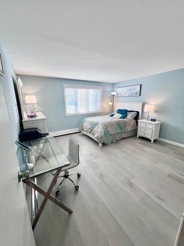 5 Woodcrest Ct 1, Weymouth, MA 02190