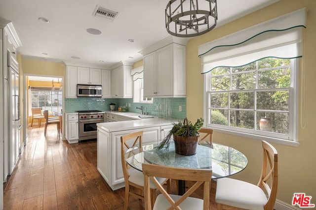 501 Ocampo Drive, Pacific Palisades, CA 90272