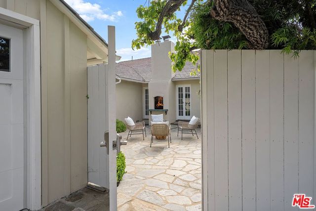 501 Ocampo Drive, Pacific Palisades, CA 90272