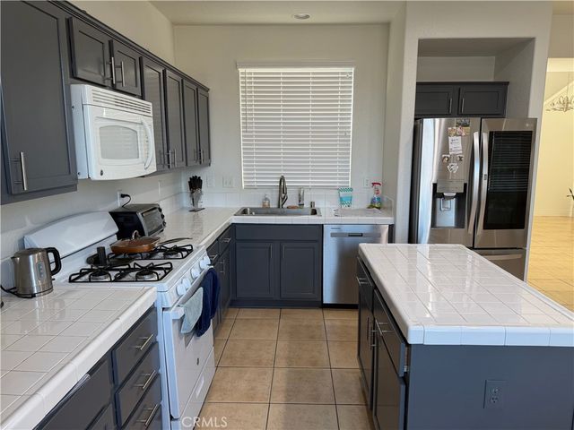 11767 Tara, Adelanto, CA 92301