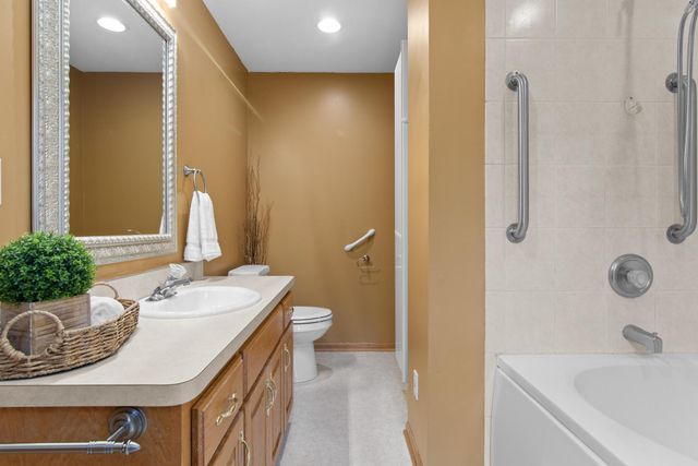 17213 Van Buren Street NE, Ham Lake, MN 55304