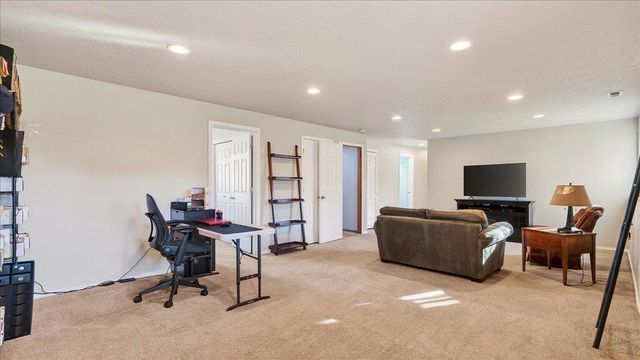 6825 N Oxford Dr, Spokane, WA 99208