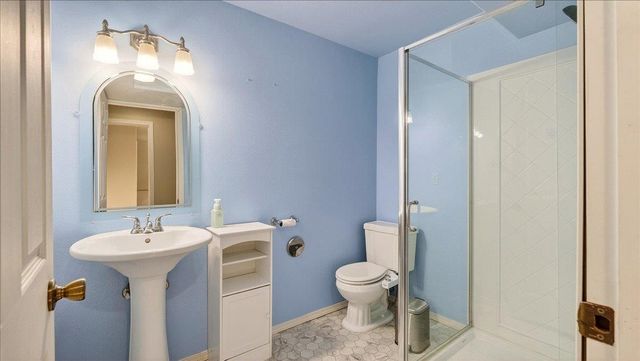 6825 N Oxford Dr, Spokane, WA 99208