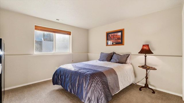 6825 N Oxford Dr, Spokane, WA 99208