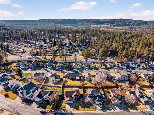 6825 N Oxford Dr, Spokane, WA 99208