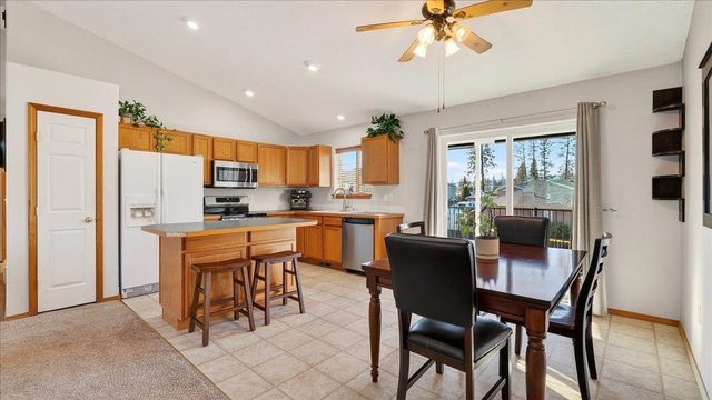 6825 N Oxford Dr, Spokane, WA 99208