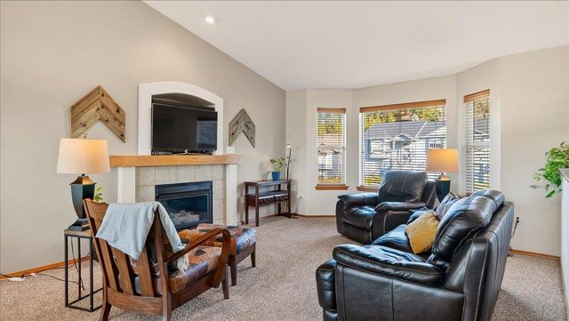 6825 N Oxford Dr, Spokane, WA 99208