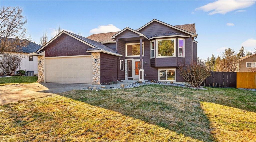6825 N Oxford Dr, Spokane, WA 99208