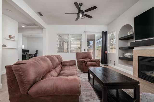 2847 Belle Fleur Way, Sacramento, CA 95833