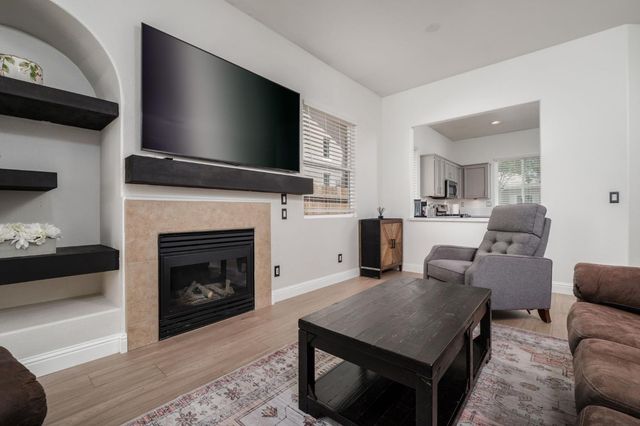 2847 Belle Fleur Way, Sacramento, CA 95833