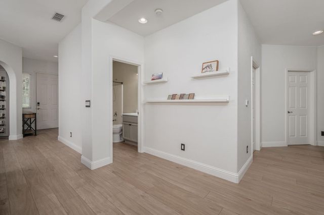 2847 Belle Fleur Way, Sacramento, CA 95833