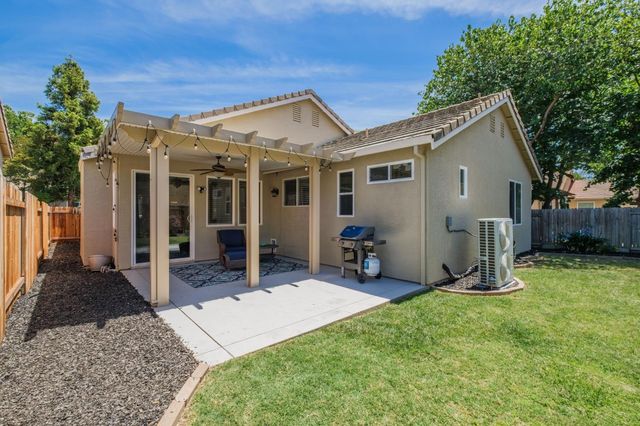 2847 Belle Fleur Way, Sacramento, CA 95833