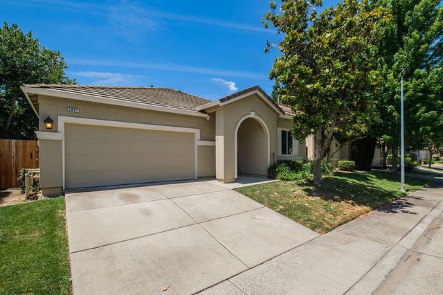 2847 Belle Fleur Way, Sacramento, CA 95833