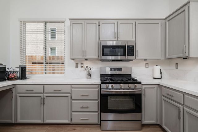 2847 Belle Fleur Way, Sacramento, CA 95833