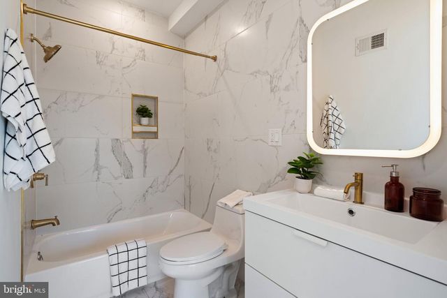 3973 WYALUSING AVE, Philadelphia, PA 19104