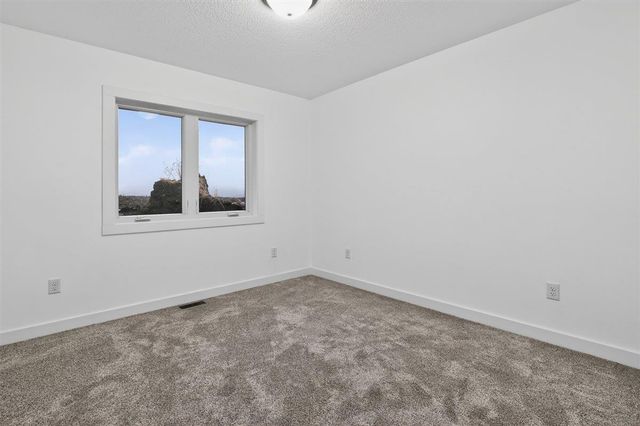 1513 Prairie Drive, Grundy Center, IA 50638