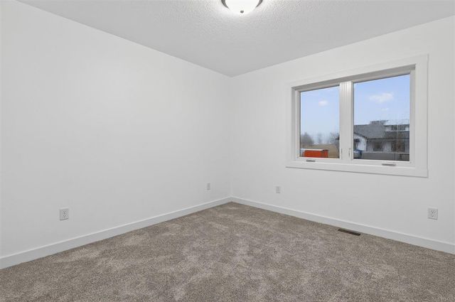 1513 Prairie Drive, Grundy Center, IA 50638