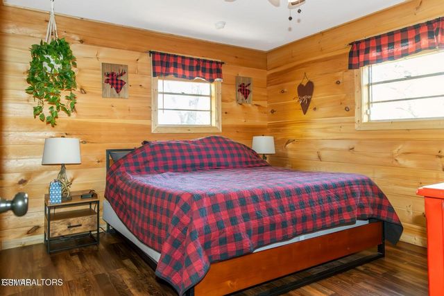 3041 Engle Town Road, Sevierville, TN 37862