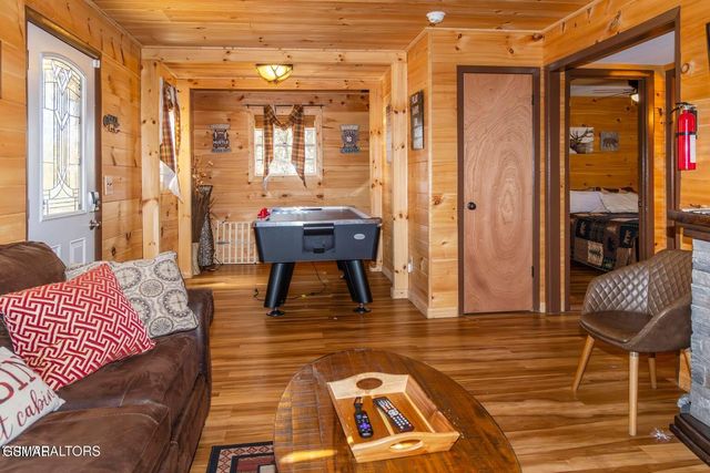 3041 Engle Town Road, Sevierville, TN 37862