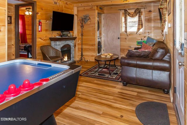 3041 Engle Town Road, Sevierville, TN 37862