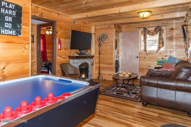 3041 Engle Town Road, Sevierville, TN 37862