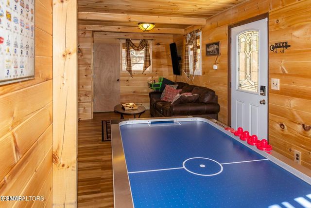 3041 Engle Town Road, Sevierville, TN 37862