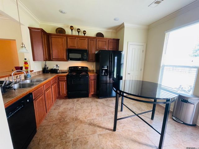 14053 Stonegate Dr, Baton Rouge, LA 70816