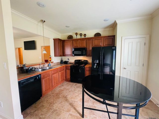 14053 Stonegate Dr, Baton Rouge, LA 70816