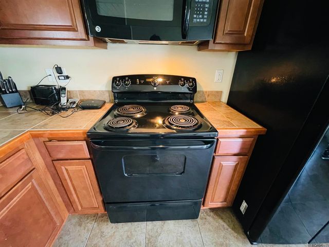 14053 Stonegate Dr, Baton Rouge, LA 70816