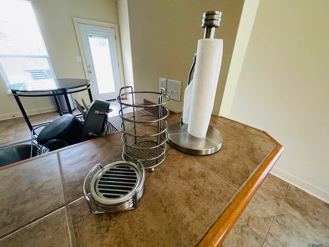 14053 Stonegate Dr, Baton Rouge, LA 70816
