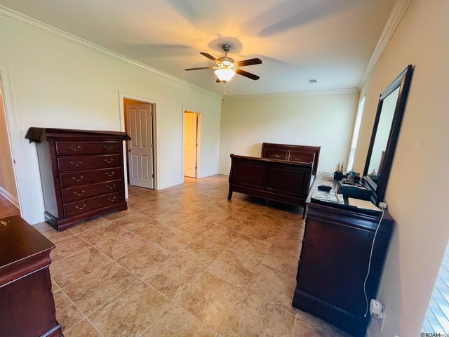 14053 Stonegate Dr, Baton Rouge, LA 70816