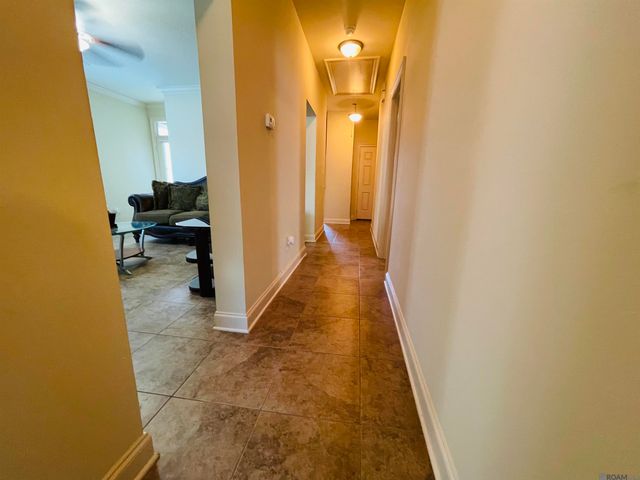 14053 Stonegate Dr, Baton Rouge, LA 70816