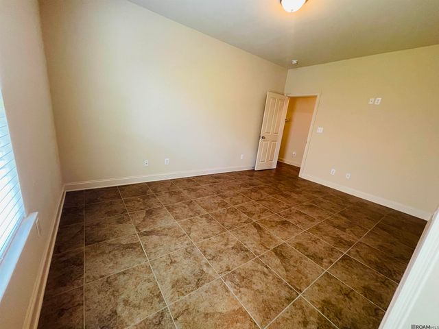 14053 Stonegate Dr, Baton Rouge, LA 70816