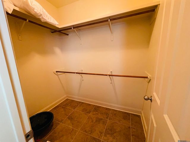 14053 Stonegate Dr, Baton Rouge, LA 70816