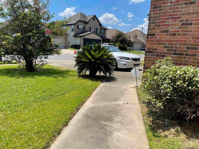 14053 Stonegate Dr, Baton Rouge, LA 70816