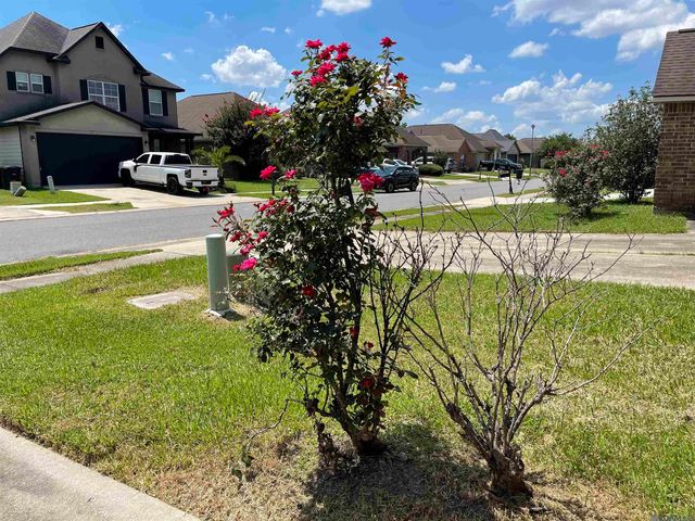 14053 Stonegate Dr, Baton Rouge, LA 70816
