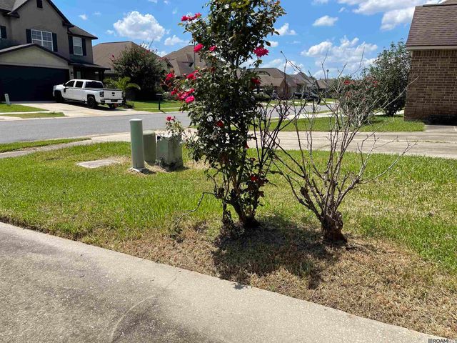 14053 Stonegate Dr, Baton Rouge, LA 70816