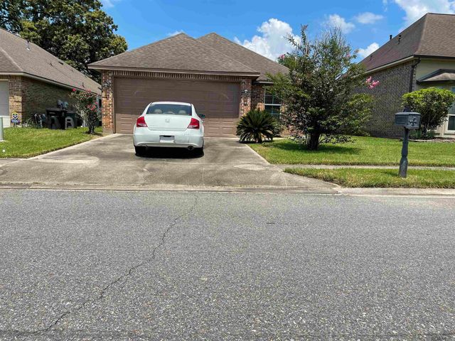 14053 Stonegate Dr, Baton Rouge, LA 70816