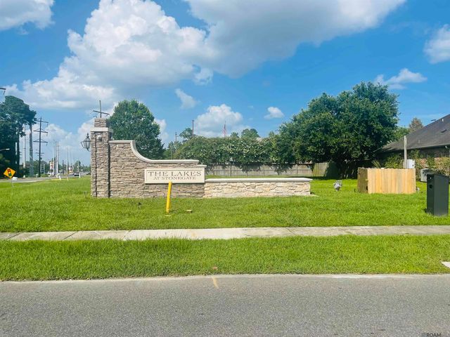 14053 Stonegate Dr, Baton Rouge, LA 70816