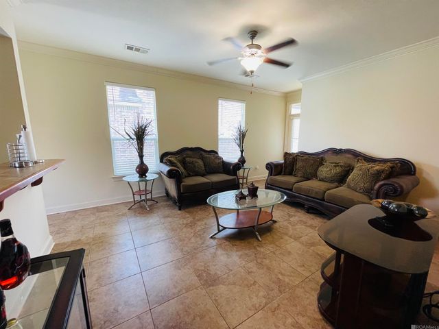 14053 Stonegate Dr, Baton Rouge, LA 70816