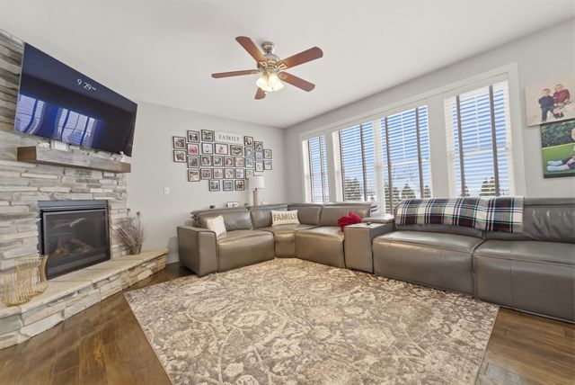 2102 Pradera Trail, Chesterton, IN 46304