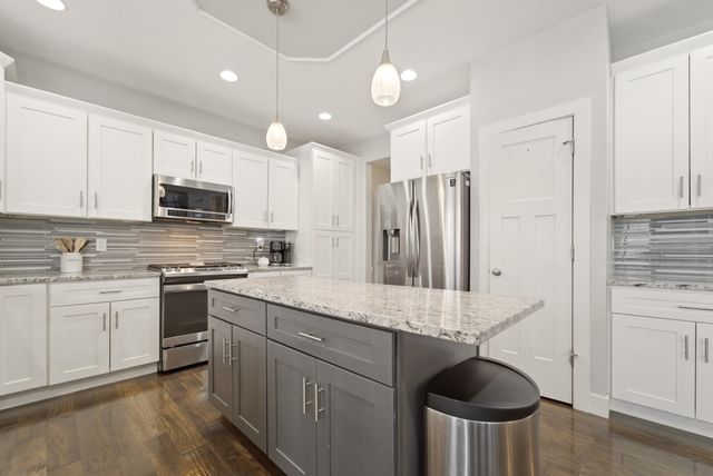 2102 Pradera Trail, Chesterton, IN 46304