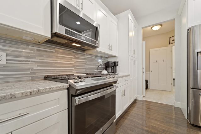 2102 Pradera Trail, Chesterton, IN 46304