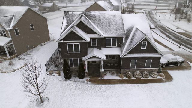 2102 Pradera Trail, Chesterton, IN 46304