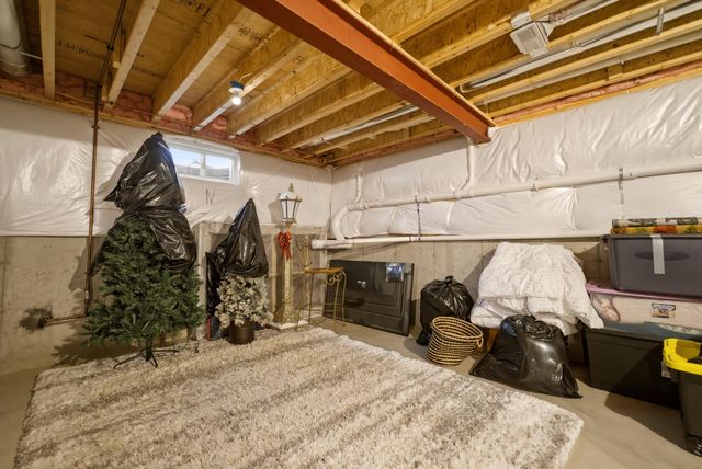 2102 Pradera Trail, Chesterton, IN 46304