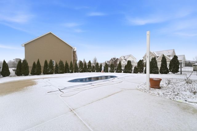 2102 Pradera Trail, Chesterton, IN 46304