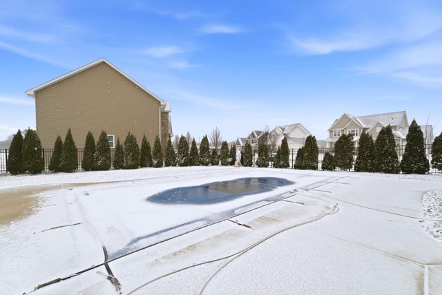 2102 Pradera Trail, Chesterton, IN 46304