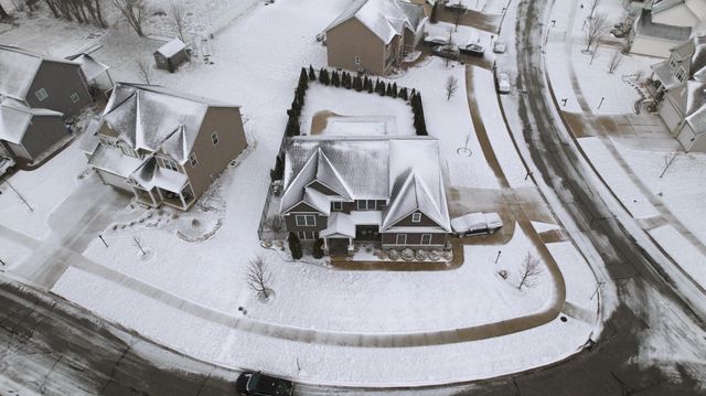 2102 Pradera Trail, Chesterton, IN 46304